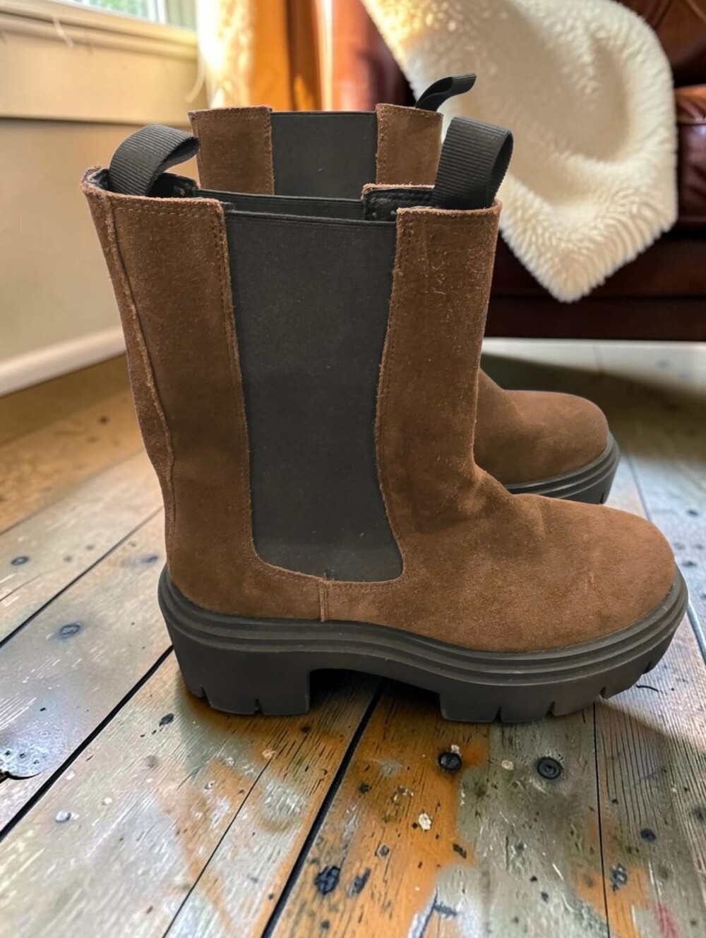 Steve Madden Wisteria Brown Lug Sole Chelsea Boots Sz 9